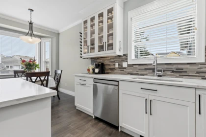 Breakfast Nook Photo of 45368 Wells Road, Chilliwack, BC