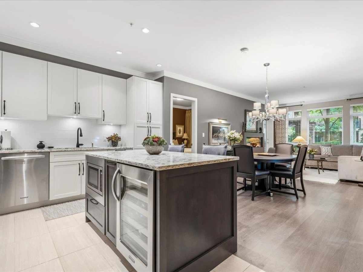 Family Room Photo of 109 15360 20 Avenue, Surrey, BC