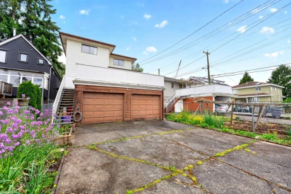 Outdoor Kitchen Photo of 2031 E 23rd Avenue, Vancouver, BC