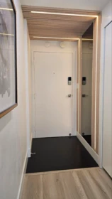 Mudroom Photo of L1 555 13th Street, West Vancouver, BC