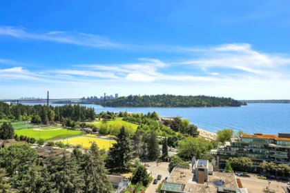 Outdoor Patio Photo of L1 555 13th Street, West Vancouver, BC