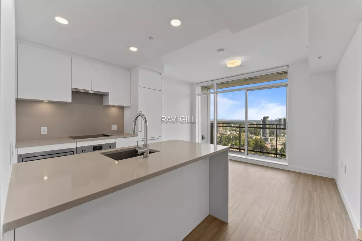 Dining Area Photo of 3003 13675 107a Avenue, Surrey, BC