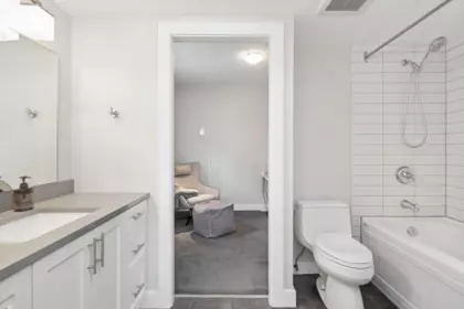 Hallway Photo of 752 Shaw Avenue, Coquitlam, BC