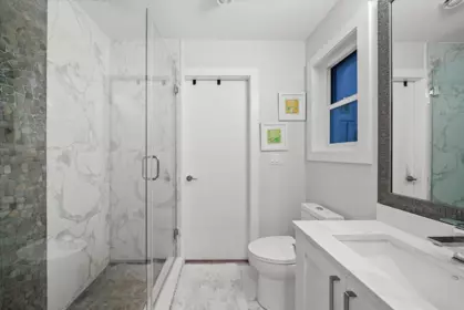 Hallway Photo of 1041 Stewart Avenue, Coquitlam, BC