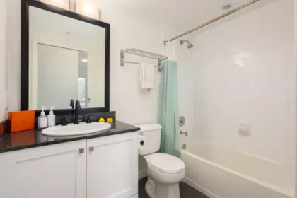 Walk-In Closet Photo of 801 480 Robson Street, Vancouver, BC