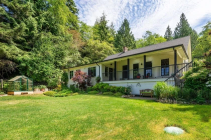 Hot Tub / Spa Photo of 822 Captains Way, Bowen Island, BC