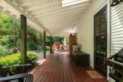 Office / Den Photo of 822 Captains Way, Bowen Island, BC