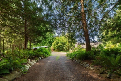 Outdoor Kitchen Photo of 822 Captains Way, Bowen Island, BC