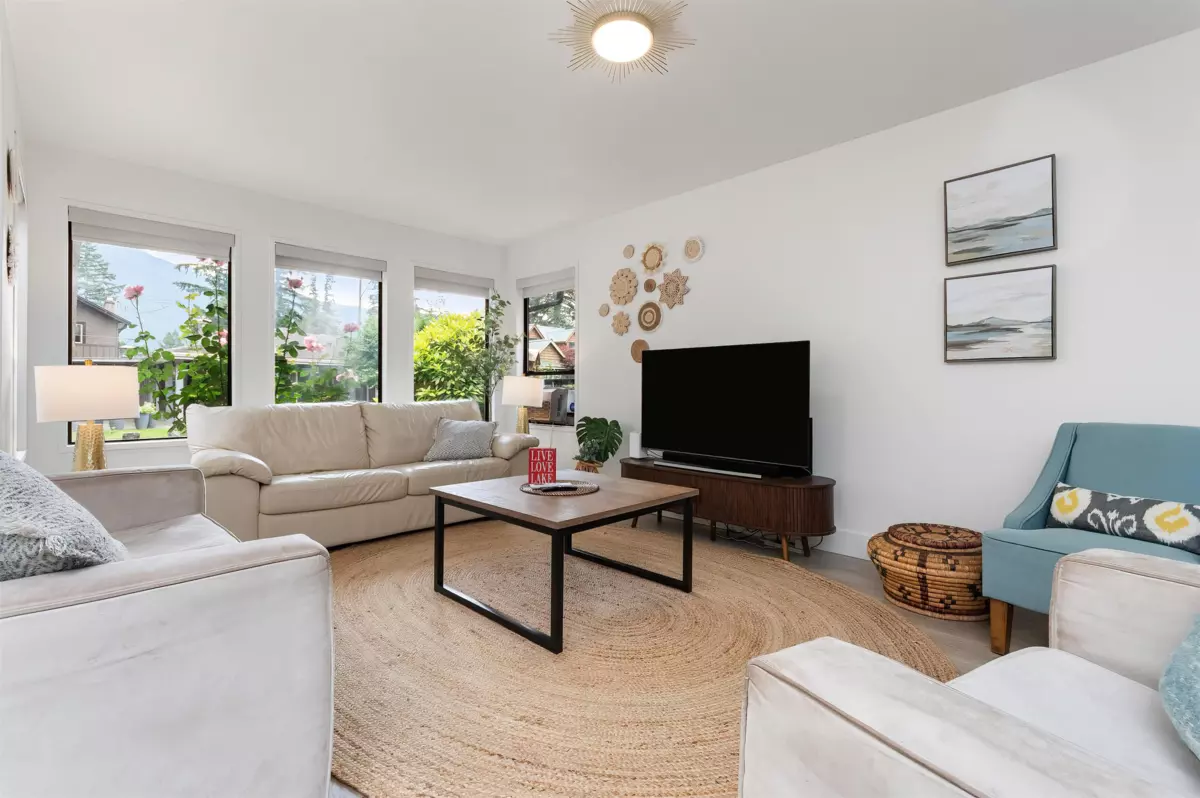 Family Room Photo of 372 Cedar Street, Cultus Lake, BC