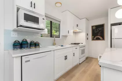 Breakfast Nook Photo of 372 Cedar Street, Cultus Lake, BC
