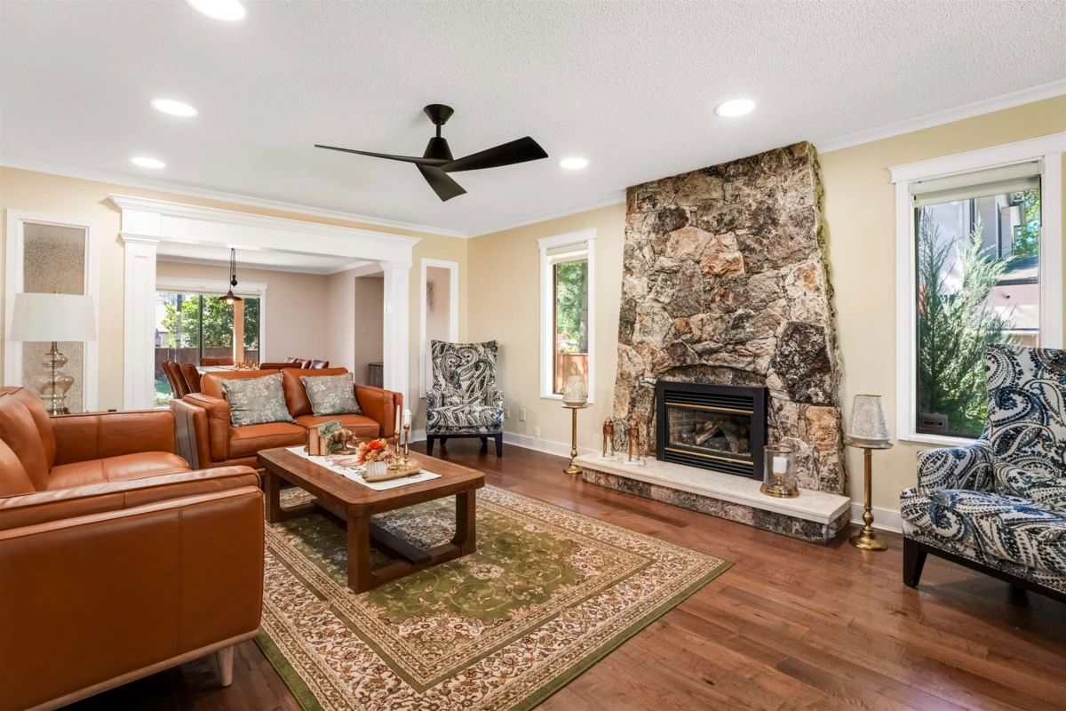 Family Room Photo of 13846 18 Avenue, Surrey, BC