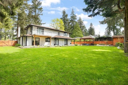 Garden / Landscaping Photo of 13846 18 Avenue, Surrey, BC
