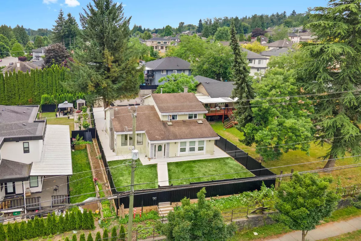 Family Room Photo of 16376 96 Avenue, Surrey, BC