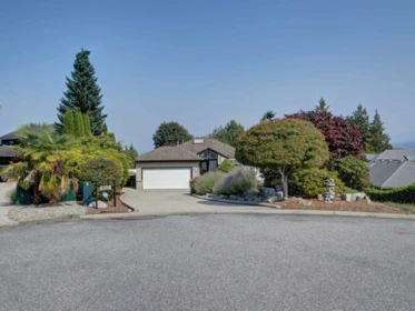 803 Oceanmount Boulevard, Gibsons, BC, Gibsons — Single Family Residence for sale