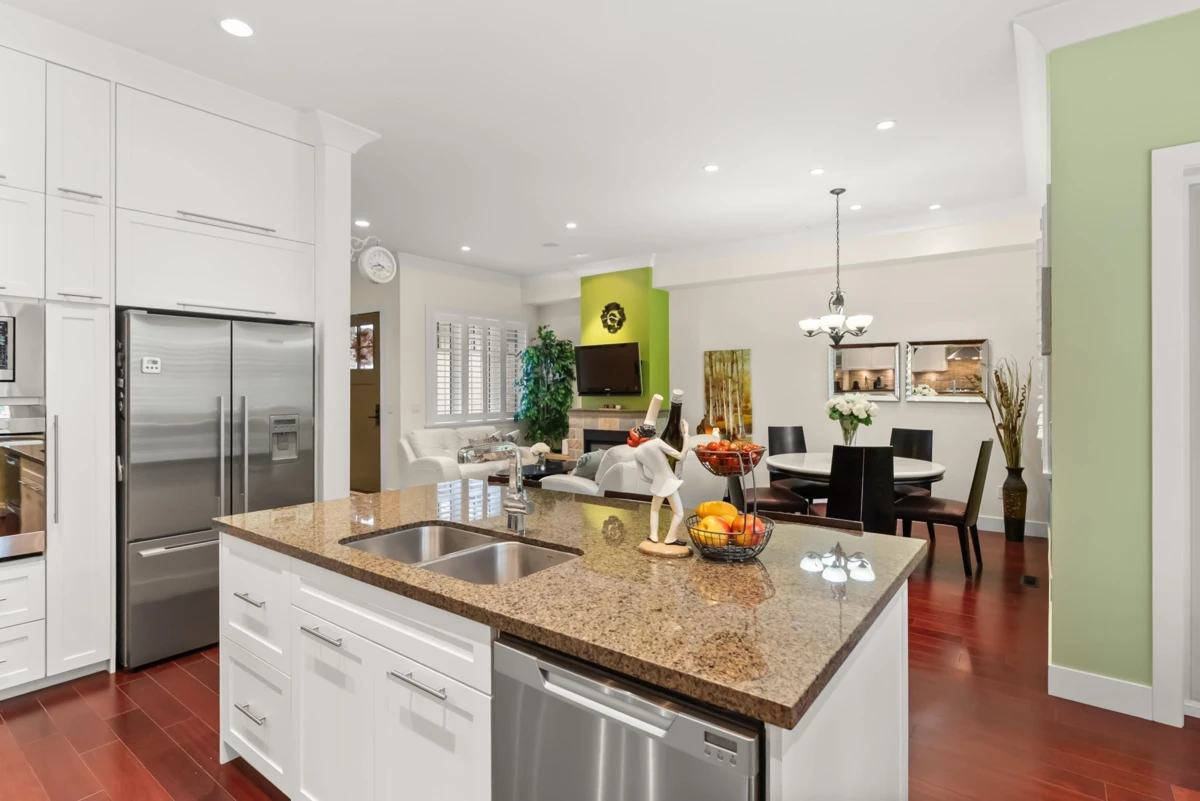 Dining Area Photo of 18 3122 160 Street, Surrey, BC