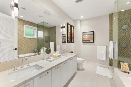 Guest Bathroom Photo of 18 3122 160 Street, Surrey, BC