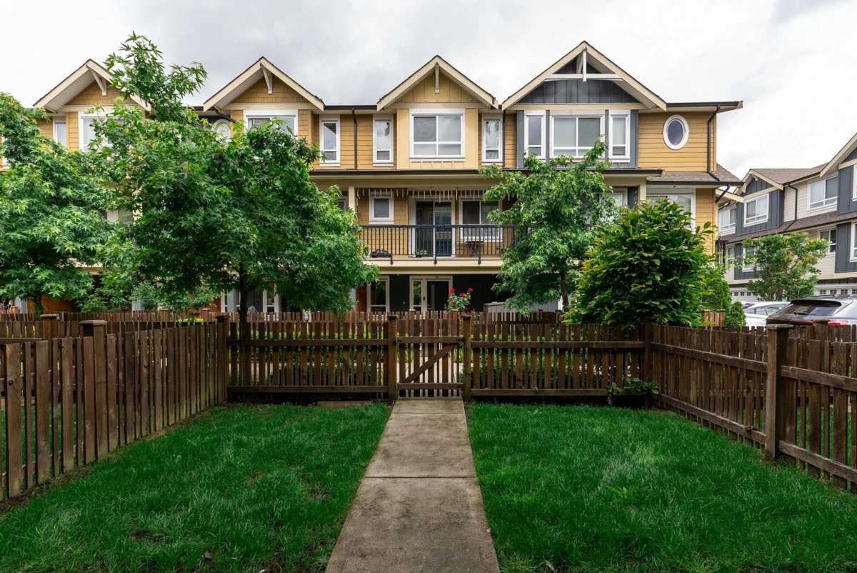 Family Room Photo of 29 430 Duncan Street, New Westminster, BC