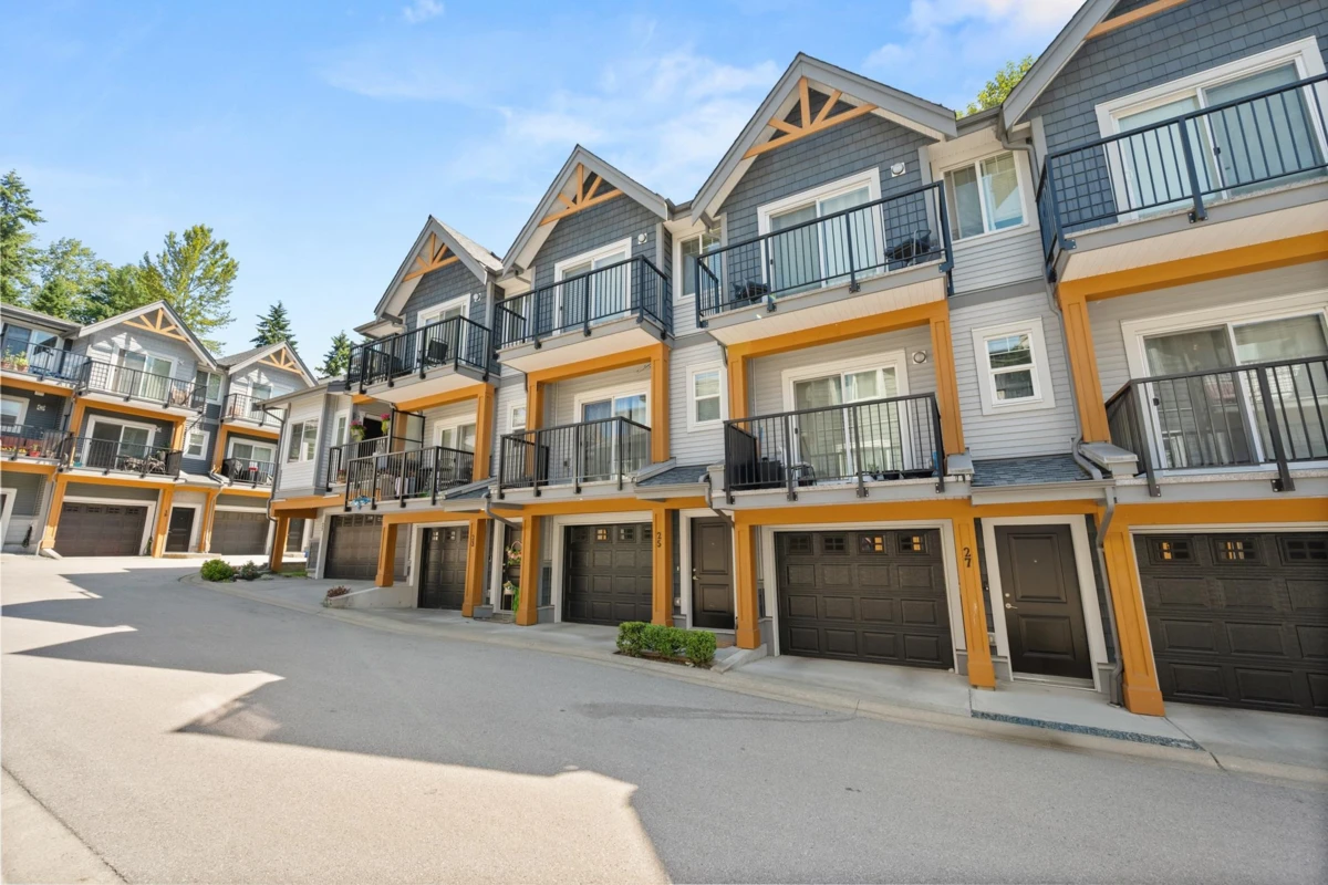 Family Room Photo of 25 22810 113 Avenue, Maple Ridge, BC
