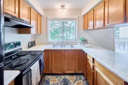 Breakfast Nook Photo of 12361 Greenwell Street, Maple Ridge, BC