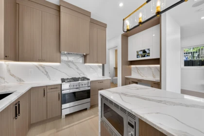 Kitchen Island Photo of 2 847 E 10th Avenue, Vancouver, BC
