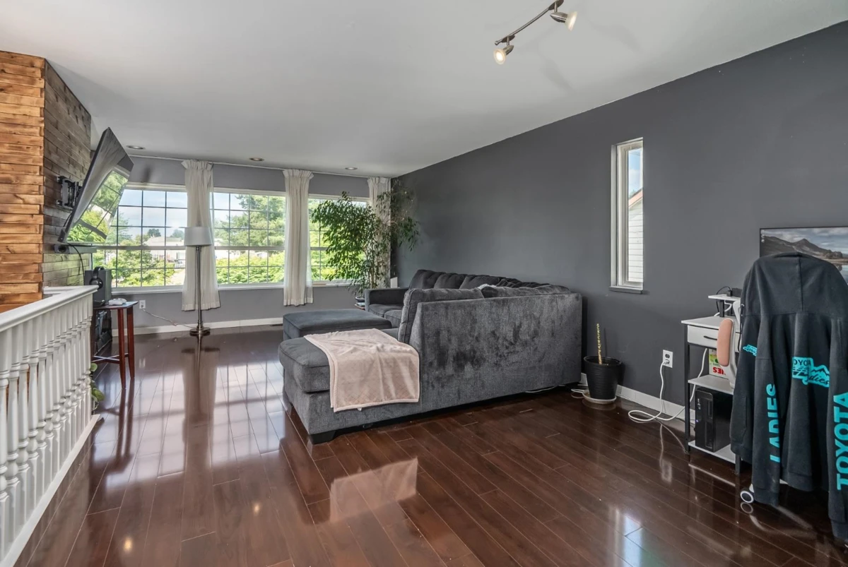 Living Room Photo of 8232 Peacock Street, Mission, BC