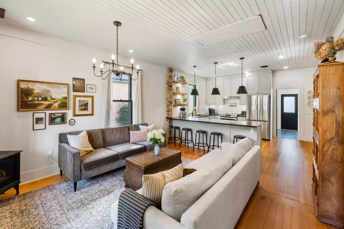 Family Room Photo of 34850 Clayburn Road, Abbotsford, BC