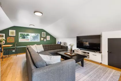 Hallway Photo of 34850 Clayburn Road, Abbotsford, BC
