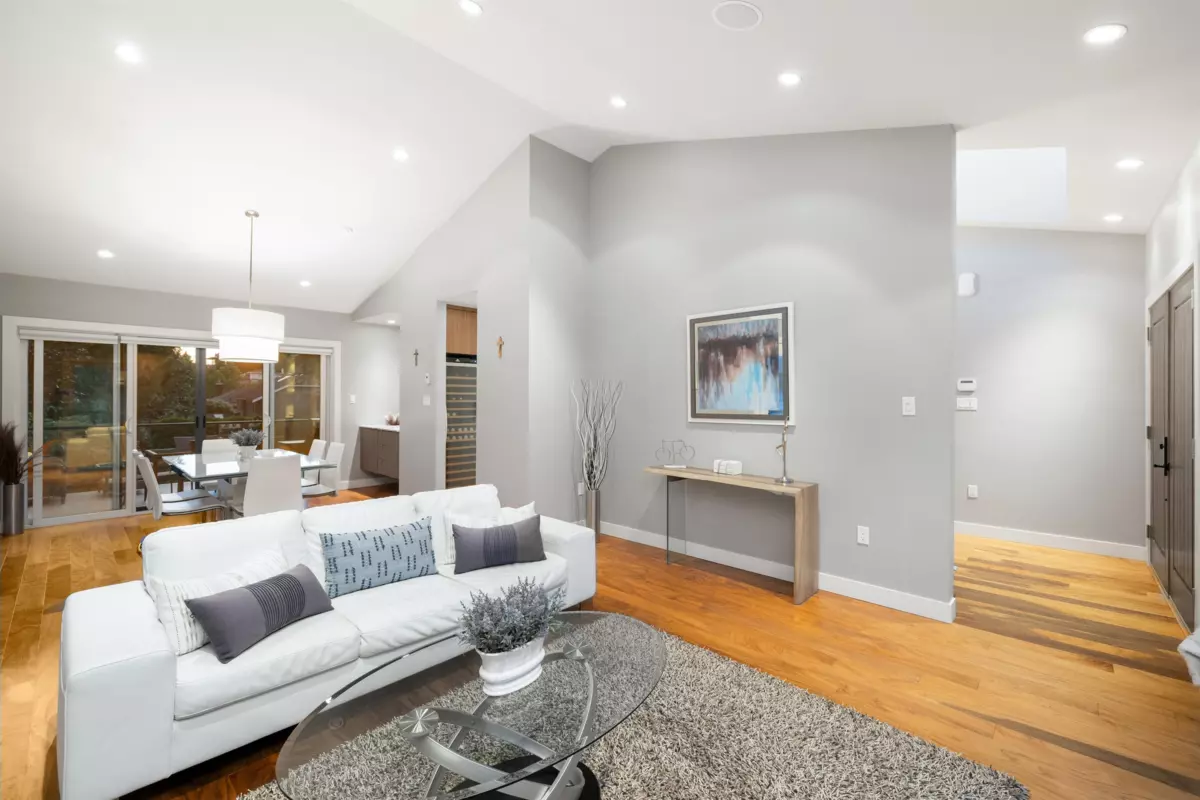 Living Room Photo of 4786 Meadfeild Court, West Vancouver, BC