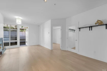 Kitchen Island Photo of 120 5777 Birney Avenue, Vancouver, BC