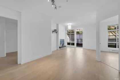 Primary Bathroom Photo of 120 5777 Birney Avenue, Vancouver, BC