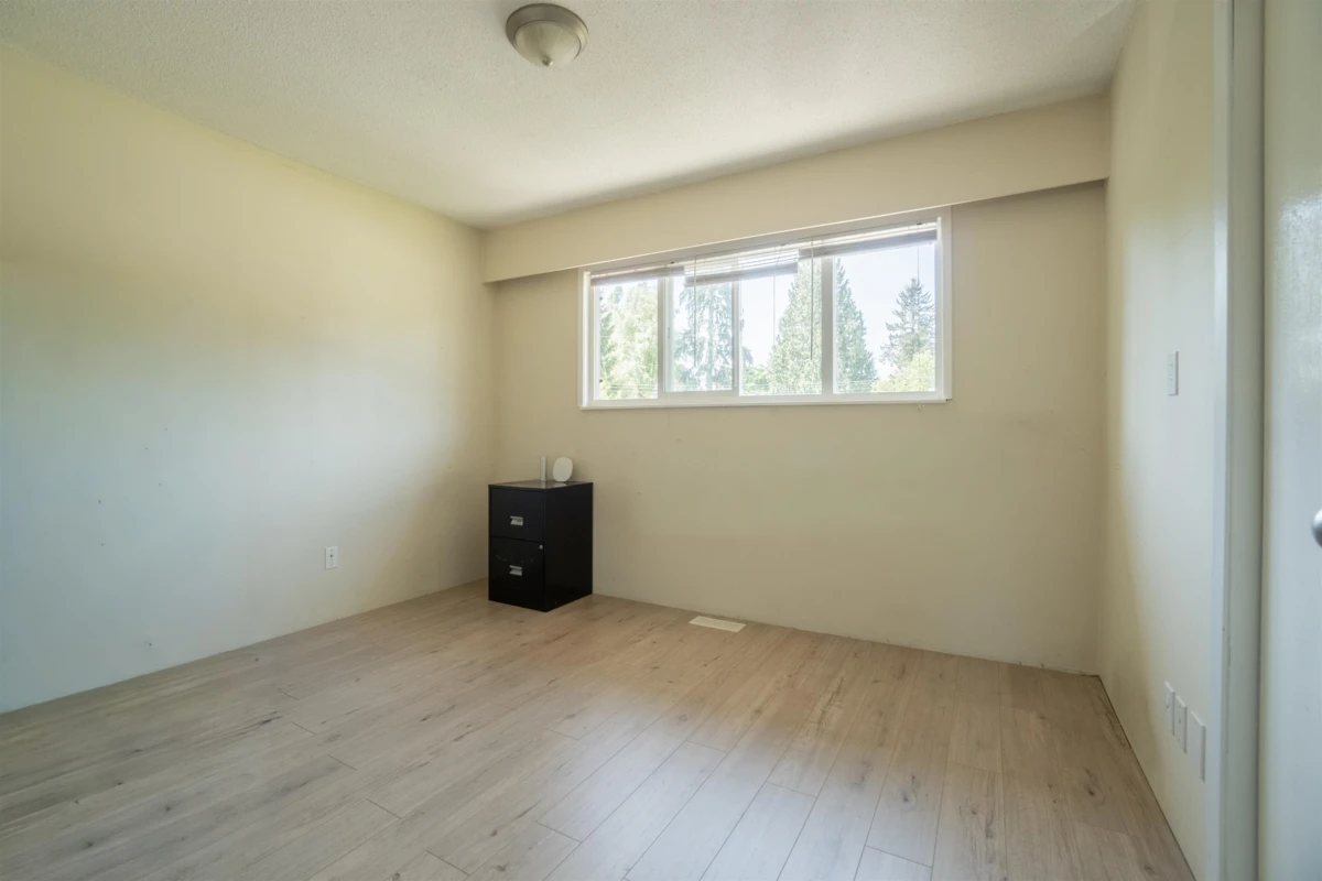 Dining Area Photo of 2930 Sefton Street, Port Coquitlam, BC