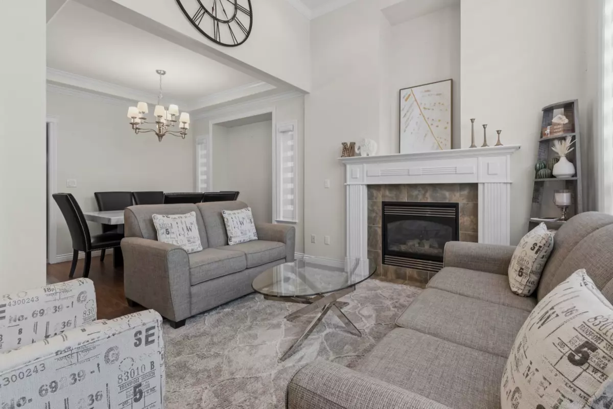 Living Room Photo of 14732 71a Avenue, Surrey, BC