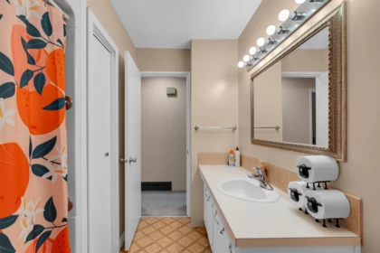 Laundry Room Photo of 10277 129a Street, Surrey, BC