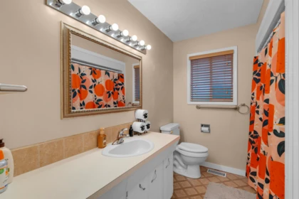 Mudroom Photo of 10277 129a Street, Surrey, BC
