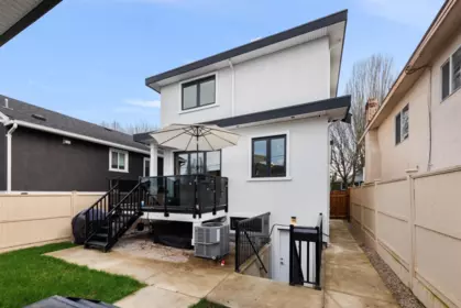 Backyard Photo of 5059 Sherbrooke Street, Vancouver, BC