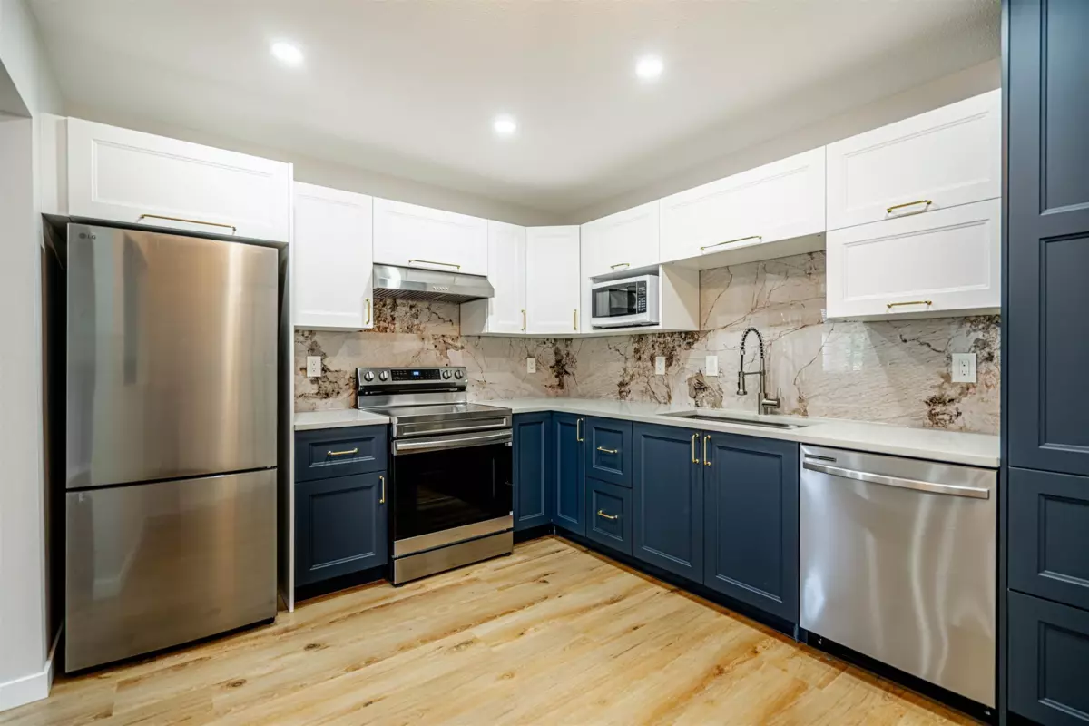 Dining Area Photo of 211 1450 Merklin Street, White Rock, BC