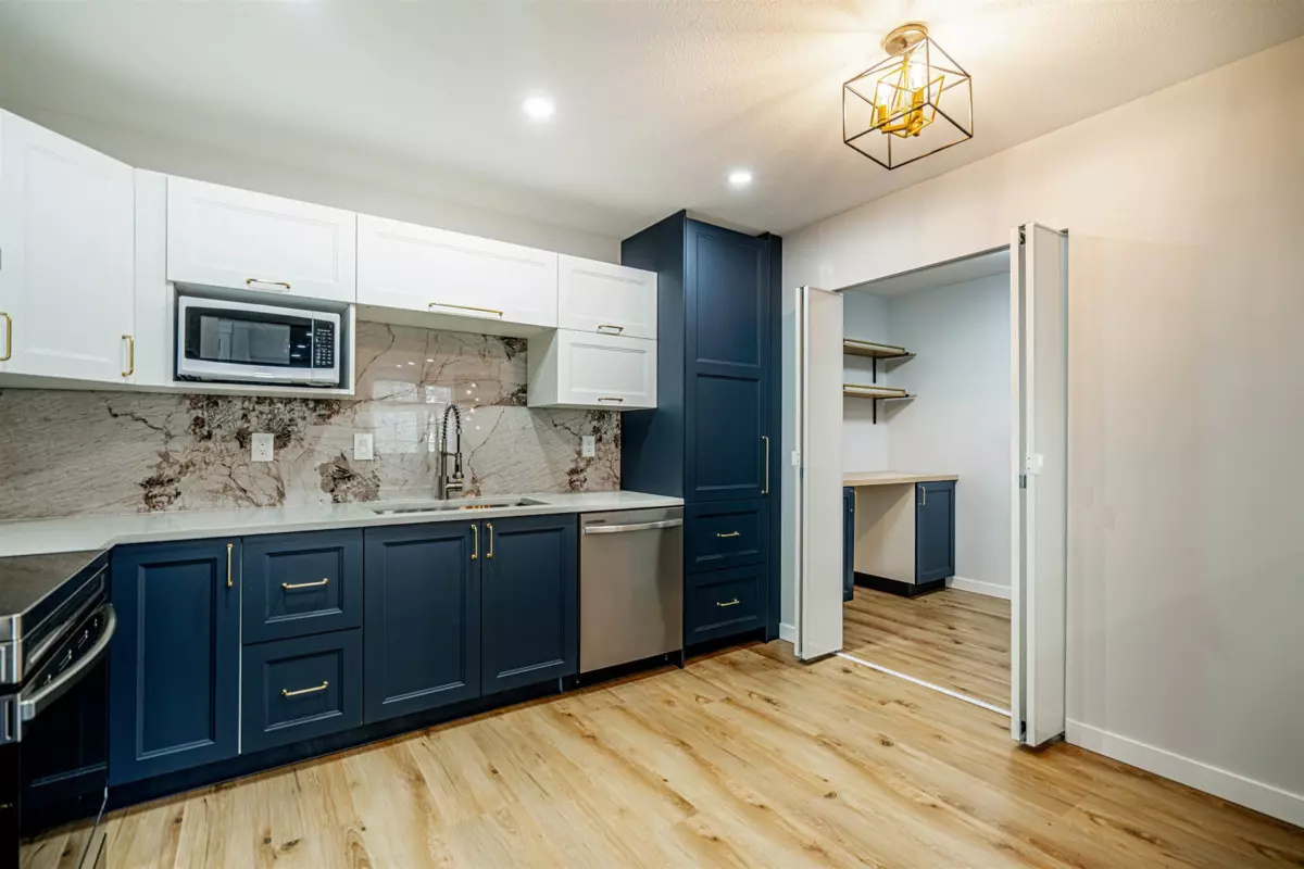 Family Room Photo of 211 1450 Merklin Street, White Rock, BC