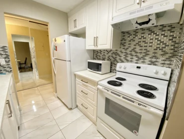 Kitchen Photo of 312 13977 74 Avenue, Surrey, BC