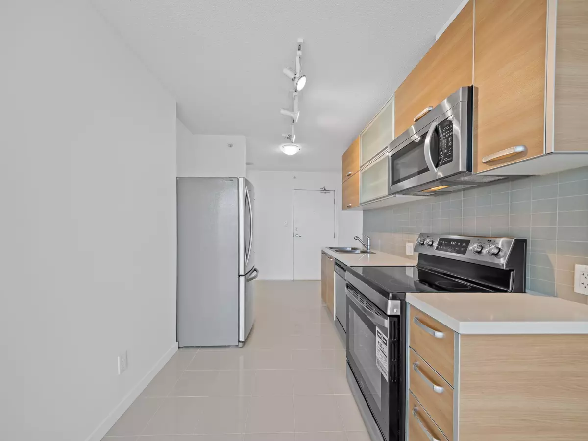 Dining Area Photo of 3305 13688 100 Avenue, Surrey, BC