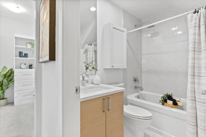 Walk-In Closet Photo of 5 1415 E 1st Avenue, Vancouver, BC
