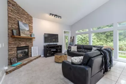 Breakfast Nook Photo of 12156 Bell Street, Mission, BC