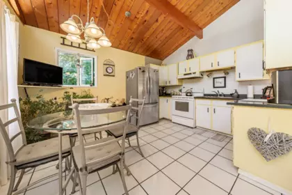 Basement Recreation Room Photo of 7876 139a Street, Surrey, BC