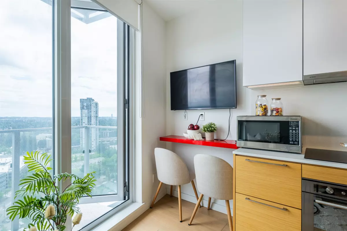 Dining Area Photo of 2801 13438 Central Avenue, Surrey, BC
