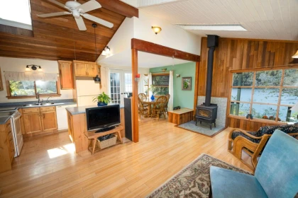 1587 Mount Gardner Road, Bowen Island, BC, Bowen Island — Single Family Residence for sale