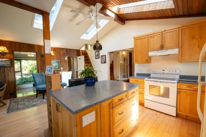 Kitchen Island Photo of 1587 Mount Gardner Road, Bowen Island, BC