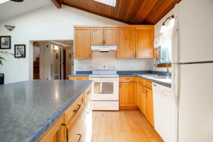 Kitchen Photo of 1587 Mount Gardner Road, Bowen Island, BC
