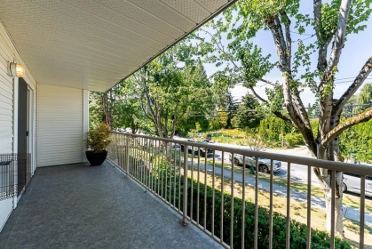 Garden / Landscaping Photo of 204 15298 20 Avenue, Surrey, BC