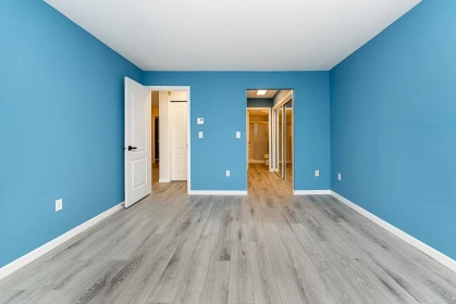 Hallway Photo of 204 15298 20 Avenue, Surrey, BC