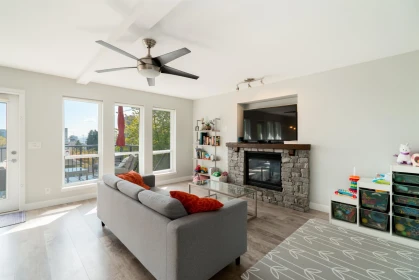 Breakfast Nook Photo of 330 Richmond Street, New Westminster, BC