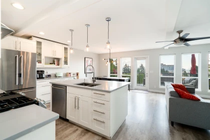 330 Richmond Street, New Westminster, BC, New Westminster — Single Family Residence for sale